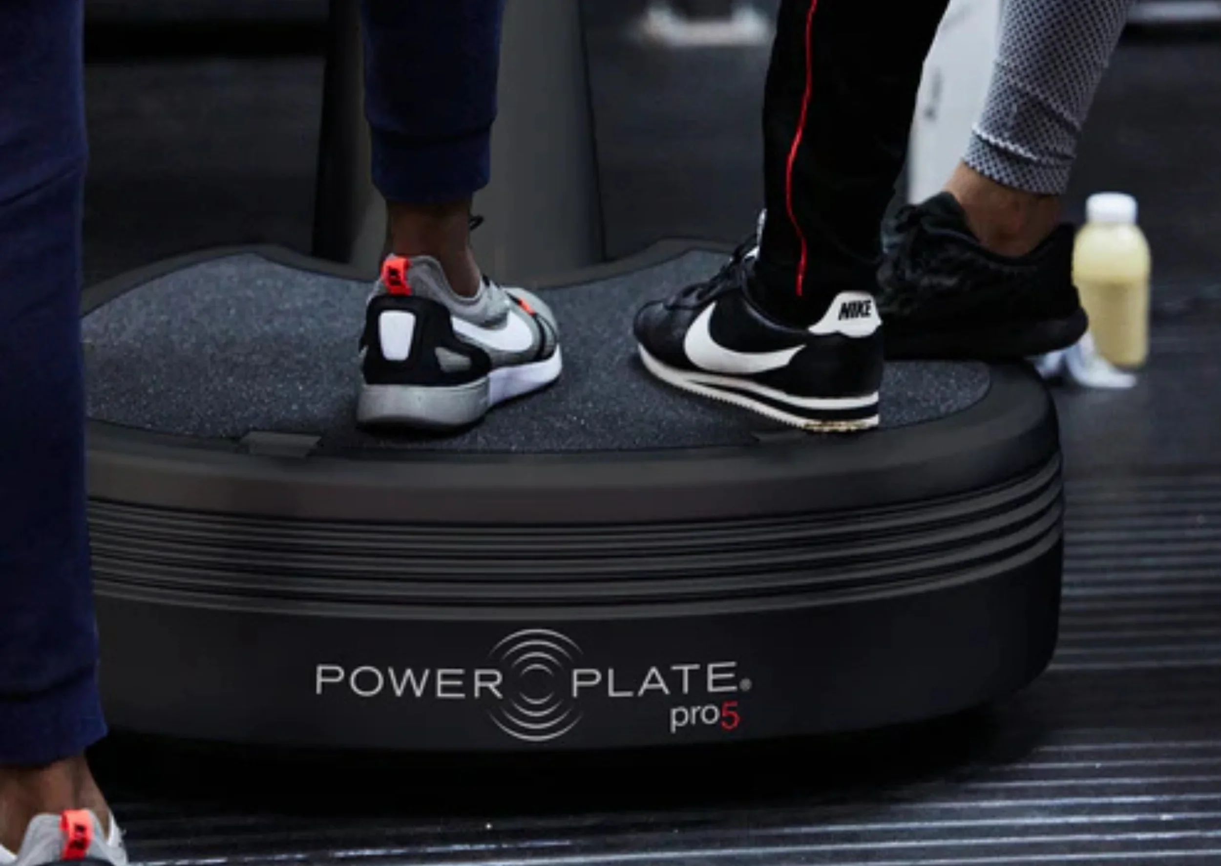 Power Plate Pro5 Vibration Trainer - Matte Black (New) - Image 4